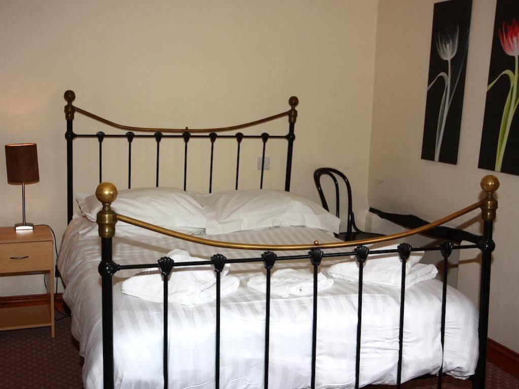 Churchills Inn & Rooms Bowness-on-Windermere Eksteriør billede